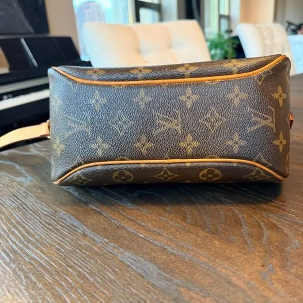 ✨Classic LV Louis Vuitton Monogram Crossbody ✨ - Picture 3 of 10